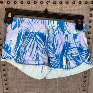 IVVIVA reversible shorts size 8